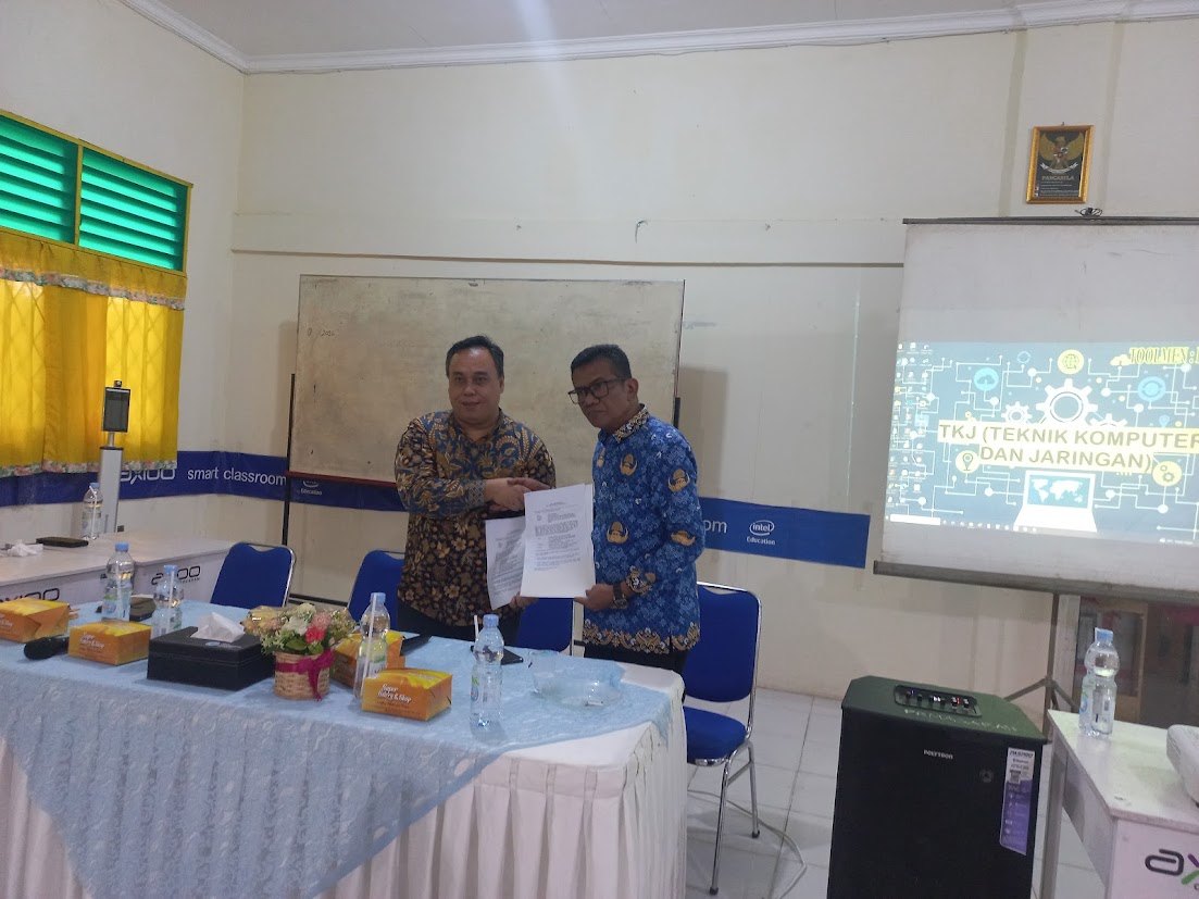 Membangun Sinergi untuk Pendidikan: Law Firm ACHMAD AZHARI & PARTNERS Jalin Kerja Sama dengan MKKS SMK Negeri se-Kabupaten Ogan Komering Ilir